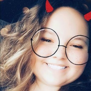 Meet your Posher, Alicia